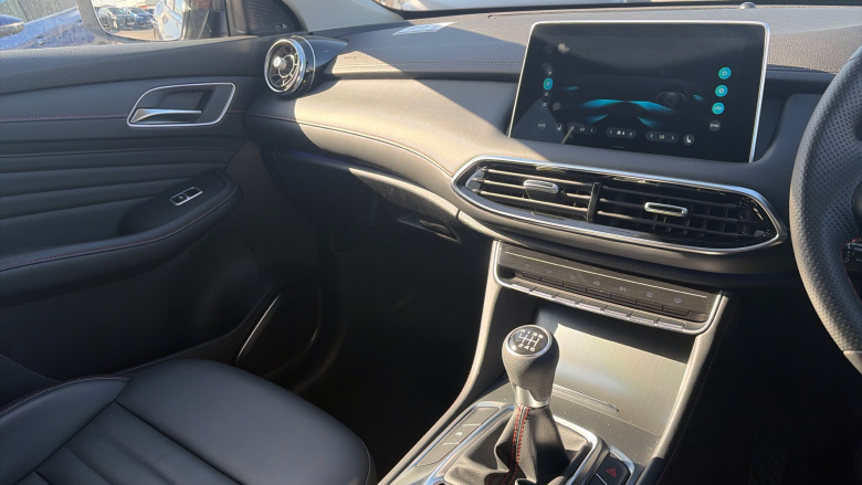 MG HS 1.5 T-GDI Trophy 5dr Petrol Hatchback